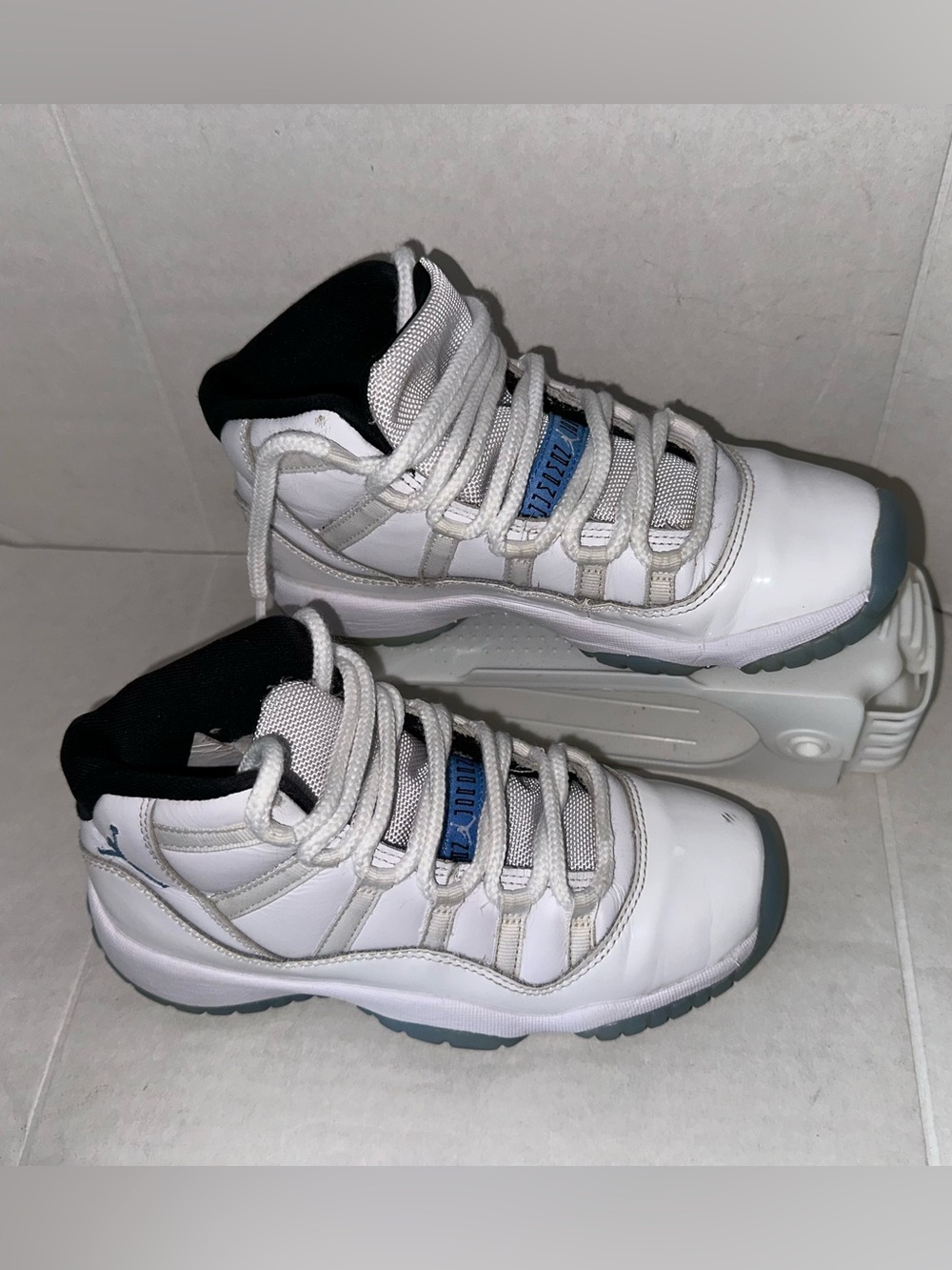 Jordan Air Jordan 11 Boys High Top White Leather Basketball Sneakers 4Y